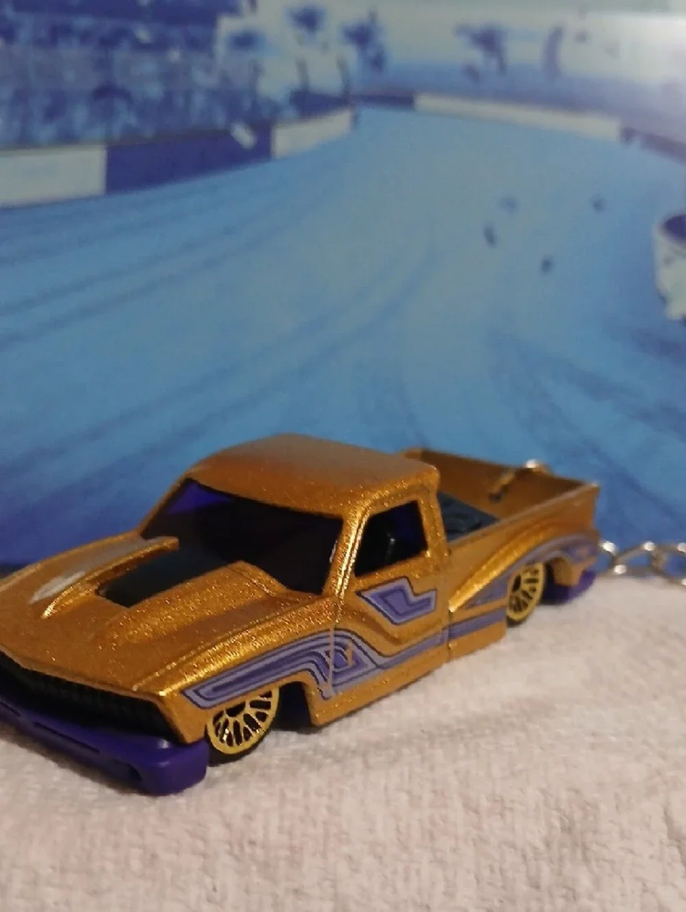 Bounce'n BASS .Gold and Purple Pickup Truck Keychain - Hot Wheels Style